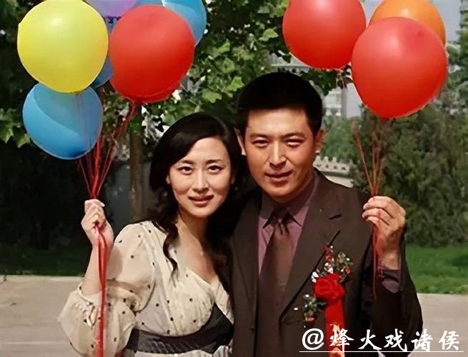 原来“春晚钉子户”孙涛的妻子竟是李莉,难怪他年年登春晚 原来“春晚钉子户”孙涛的妻子竟是李莉,难怪他年年登春晚